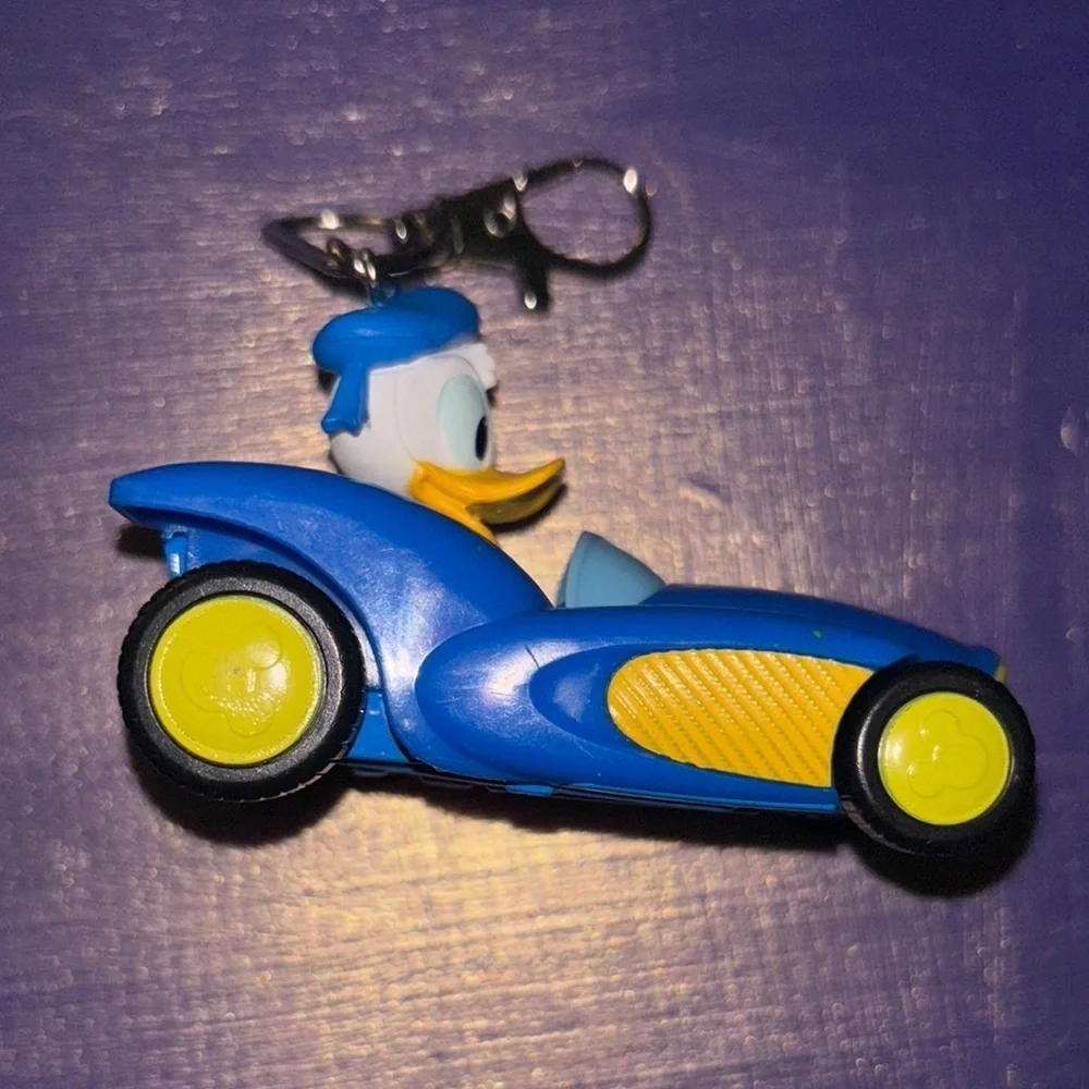 Blue Donald Duck Cartoon Car Keychain Toy